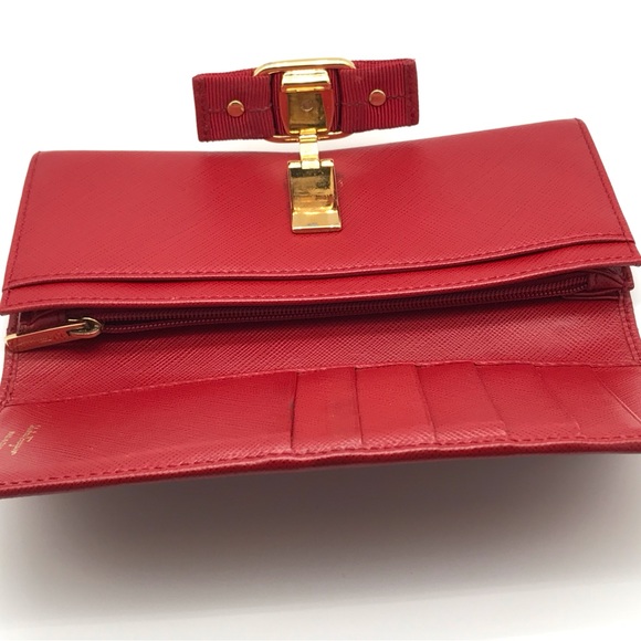 Salvatore Ferragamo Red Leather Vara Bow Closure Wallet  EUC - Picture 2 of 16